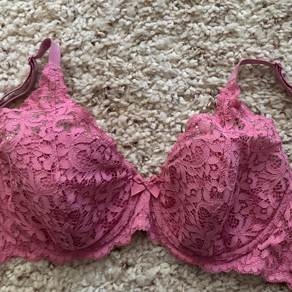 Victoria's Secret Rose Lace Bra